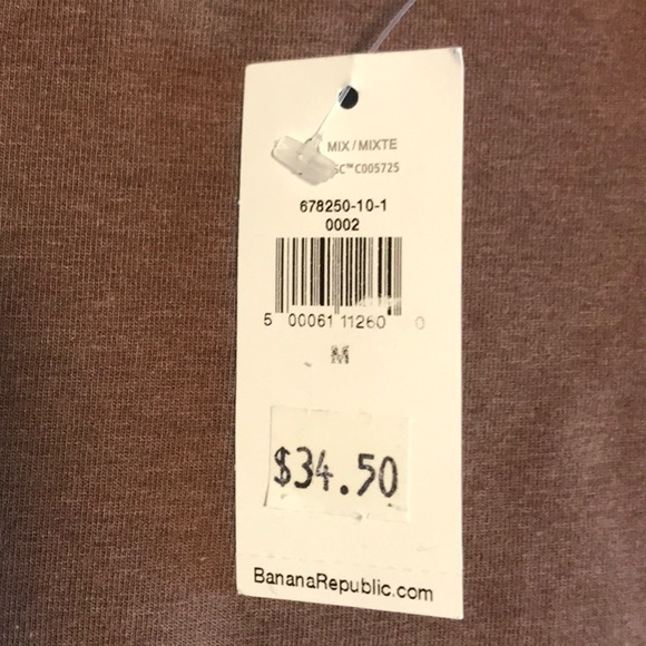 New t-shirt never worn. - Picture 4 of 4